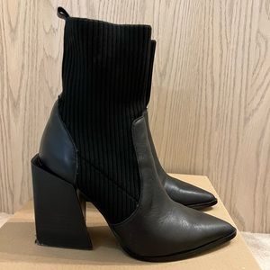 Steve Madden tackle black boots